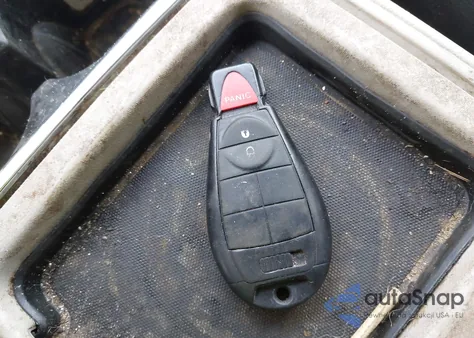 2012 Chrysler Town & Country Touring из США, поврежденный, VIN 2C4RC1BG8CR346337